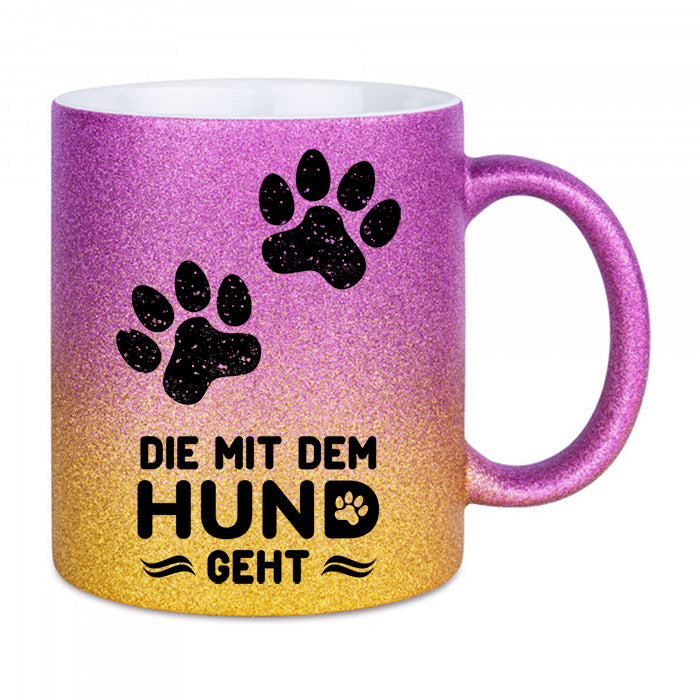 "Die mit dem Hund geht" Glitzertasse